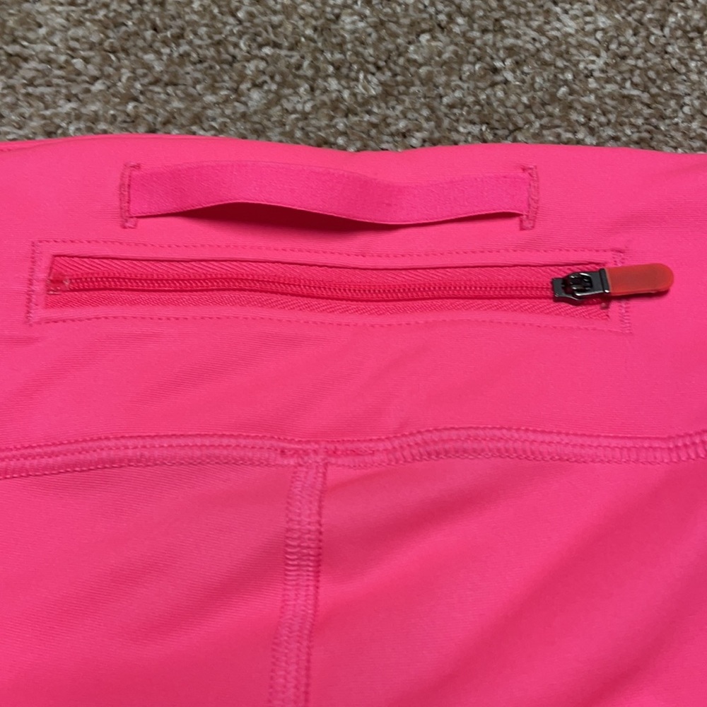 Under Armour Heat Gear Large Breast Cancer Compression Capri Leggings Pink - Picture 9 of 10